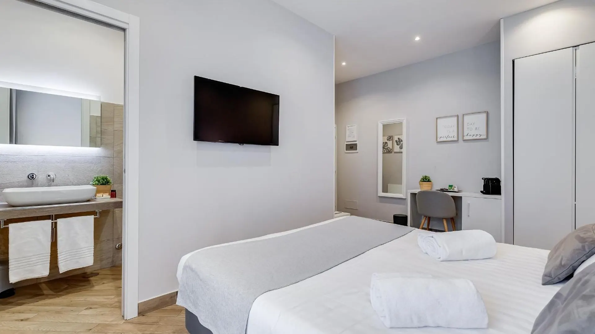 Colonna Luxury Suites Rome Guest house