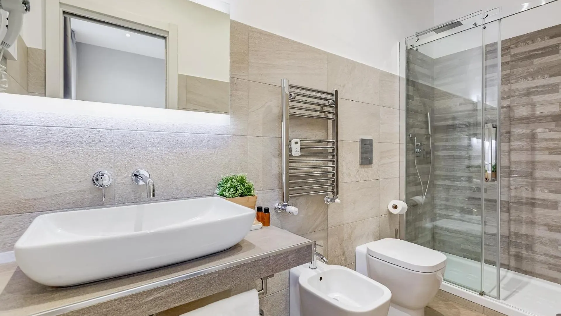 Colonna Luxury Suites Rome Guest house
