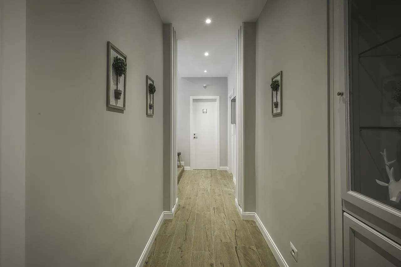 Colonna Luxury Suites Rome Guest house